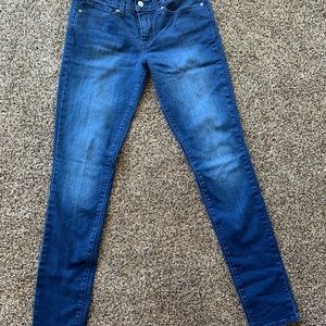 711 Levi skinny jeans